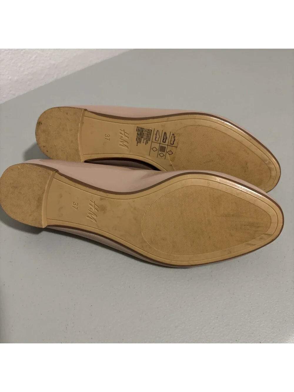 H&M Shoes Womens 37 Slip On Ballet Flats Nude Patent Leather Comfort Slip On US6